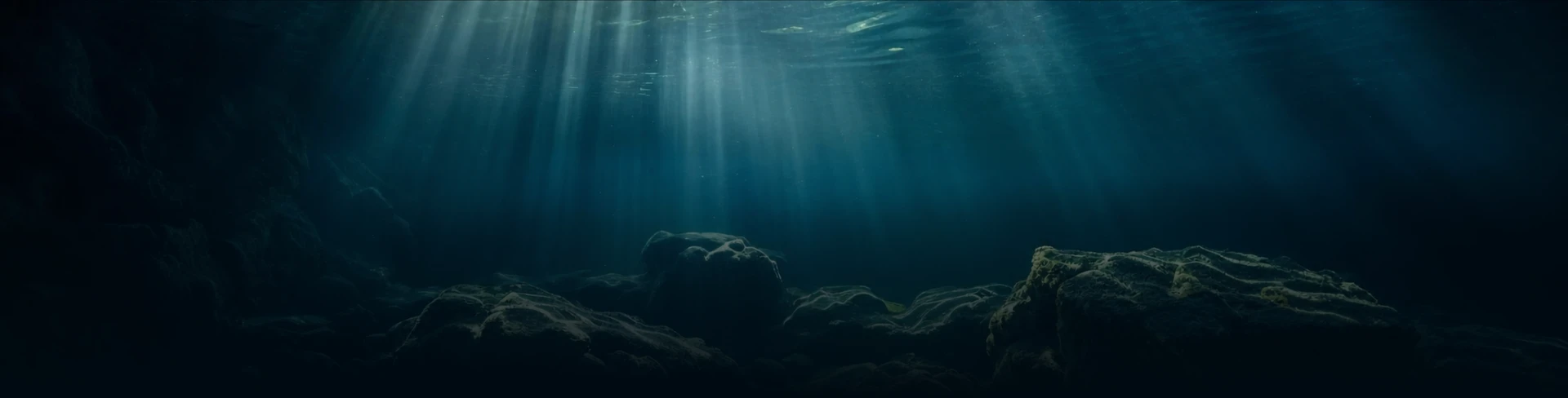 Lichtstrahlen unter Wasser
